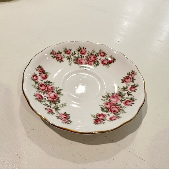 Authentic Royal Vale Vintage China Tea Saucer Pink Flower Antique Party Decor - Picture 3 of 9